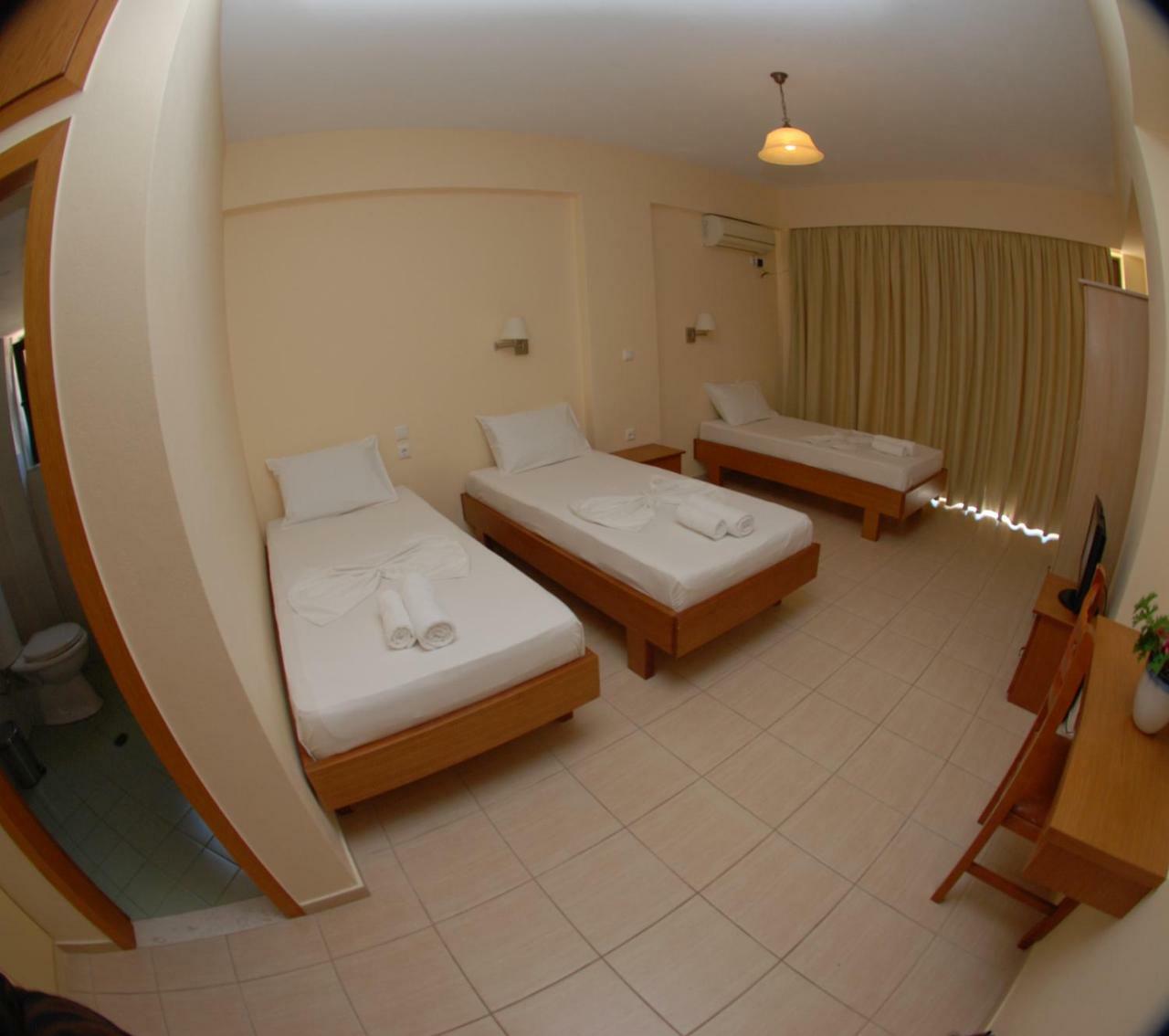 Nikos Hotel And Apartments Саранда Экстерьер фото